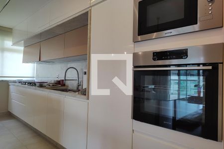 Apartamento à venda com 210m², 2 quartos e 2 vagas Apartamento à venda com 210m², 2 quartos e 2 vagasCozinha - Armários