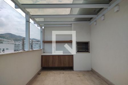 Apartamento à venda com 210m², 2 quartos e 2 vagas Apartamento à venda com 210m², 2 quartos e 2 vagasChurrasqueira