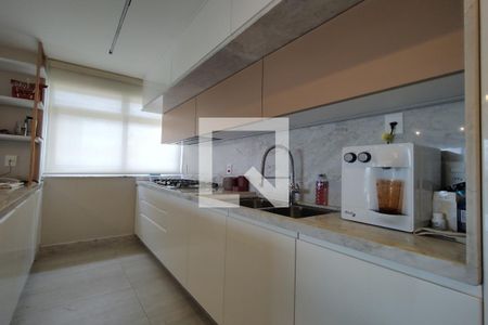 Apartamento à venda com 210m², 2 quartos e 2 vagas Apartamento à venda com 210m², 2 quartos e 2 vagasCozinha - Armários