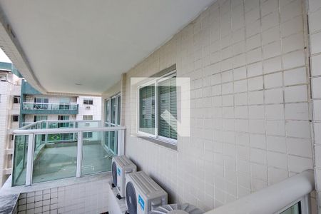 Apartamento à venda com 210m², 2 quartos e 2 vagas Apartamento à venda com 210m², 2 quartos e 2 vagasVaranda