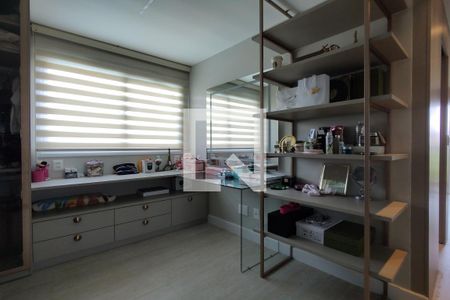 Apartamento à venda com 210m², 2 quartos e 2 vagas Apartamento à venda com 210m², 2 quartos e 2 vagasCloset