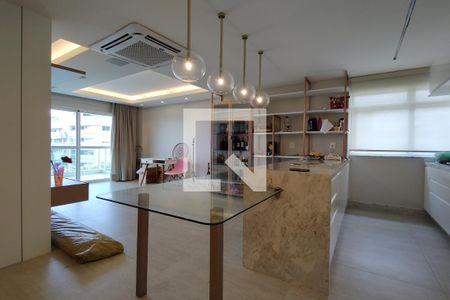 Apartamento à venda com 210m², 2 quartos e 2 vagas Apartamento à venda com 210m², 2 quartos e 2 vagasSala