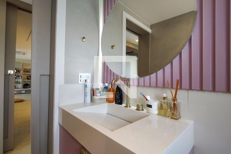 Apartamento à venda com 210m², 2 quartos e 2 vagas Apartamento à venda com 210m², 2 quartos e 2 vagasBanheiro da Suíte