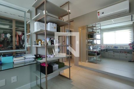 Apartamento à venda com 210m², 2 quartos e 2 vagas Apartamento à venda com 210m², 2 quartos e 2 vagasCloset