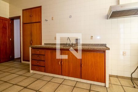 Apartamento à venda com 147m², 3 quartos e 2 vagasCozinha - Armários