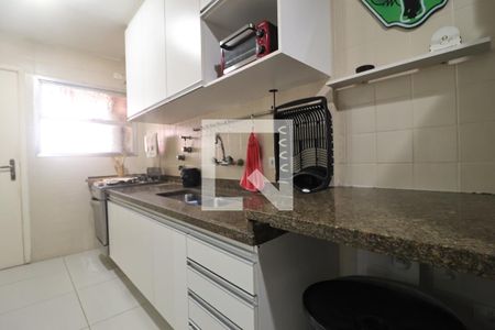 Cozinha de apartamento para alugar com 2 quartos, 98m² em Jardim das Laranjeiras, São Paulo