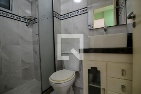 Banheiro de apartamento para alugar com 2 quartos, 46m² em São Cristóvão, Rio de Janeiro