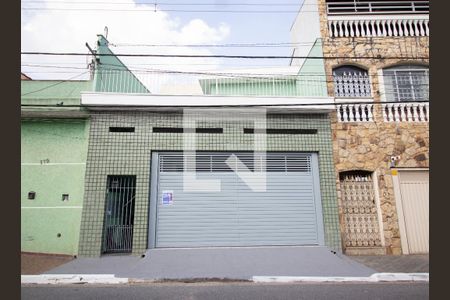 Casa à venda com 170m², 3 quartos e 4 vagasFachada