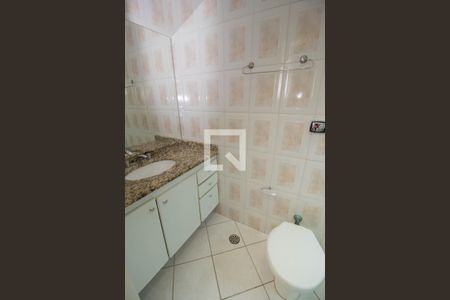 Casa à venda com 170m², 3 quartos e 4 vagasBanheiro da Suíte