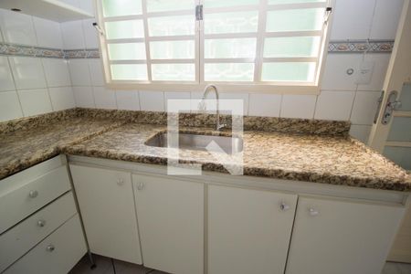 Casa à venda com 170m², 3 quartos e 4 vagasCozinha - Torneira