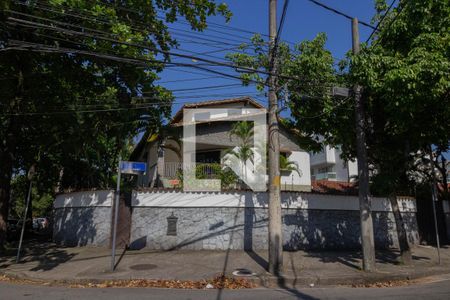 Casa à venda com 568m², 6 quartos e 6 vagasFachada