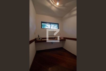 Casa à venda com 568m², 6 quartos e 6 vagasLavabo 