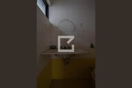 Casa à venda com 568m², 6 quartos e 6 vagasBanheiro de serviço