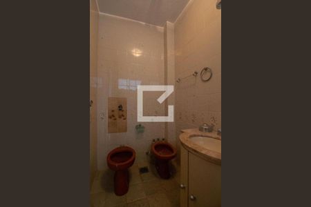 Casa à venda com 568m², 6 quartos e 6 vagasBanheiro da Suíte 1