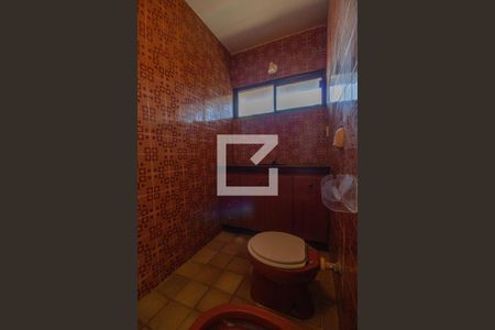 Casa à venda com 568m², 6 quartos e 6 vagasBanheiro da Suíte 5