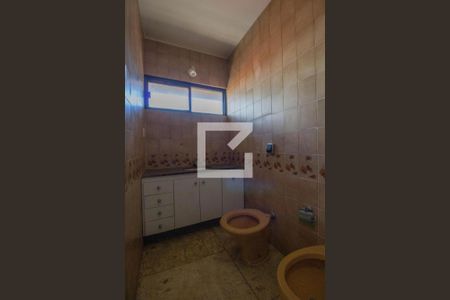 Casa à venda com 568m², 6 quartos e 6 vagasBanheiro da Suíte 4