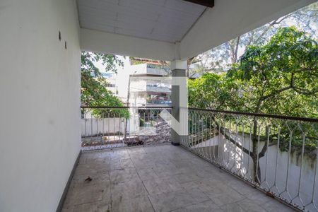 Casa à venda com 568m², 6 quartos e 6 vagasVaranda da Suíte 1