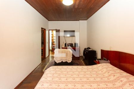 Casa para alugar com 269m², 3 quartos e 3 vagasSuite