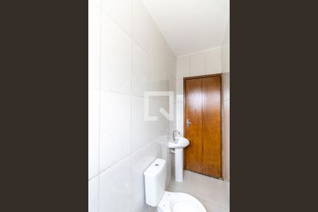 Banheiro  de apartamento para alugar com 1 quarto, 40m² em Vila Liviero, São Paulo