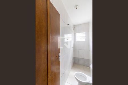 Banheiro  de apartamento para alugar com 1 quarto, 40m² em Vila Liviero, São Paulo