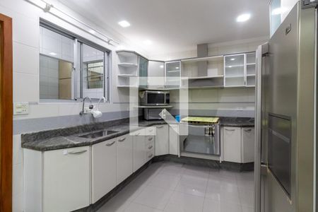 Casa para alugar com 130m², 3 quartos e 2 vagas Casa para alugar com 130m², 3 quartos e 2 vagasCozinha