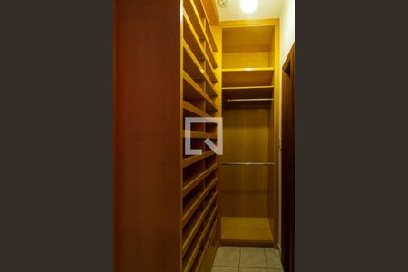 Casa para alugar com 130m², 3 quartos e 2 vagas Casa para alugar com 130m², 3 quartos e 2 vagasCloset da suíte