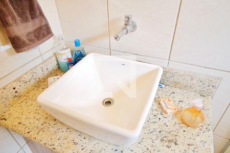 Casa à venda com 170m², 2 quartos e 2 vagasBanheiro