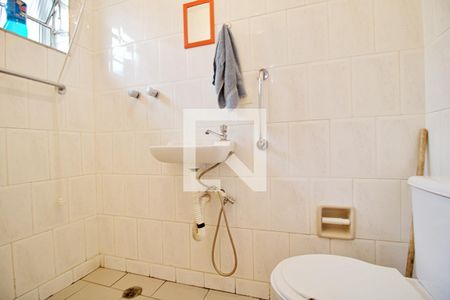 Casa à venda com 170m², 2 quartos e 2 vagasBanheiro de Serviço