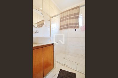 Casa à venda com 170m², 2 quartos e 2 vagasBnaheiro