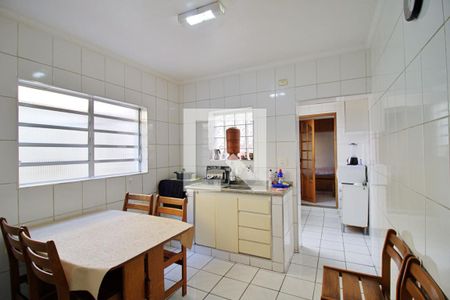 Casa à venda com 170m², 2 quartos e 2 vagasCozinha