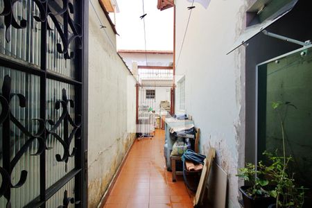 Casa à venda com 170m², 2 quartos e 2 vagasCorredor