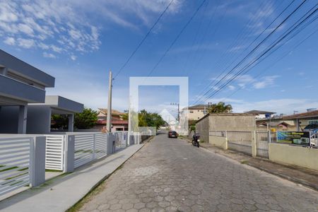 Casa para alugar com 98m², 2 quartos e 2 vagasVista da rua