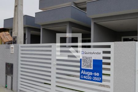 Casa para alugar com 98m², 2 quartos e 2 vagasFachada