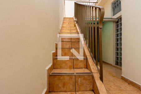 Casa à venda com 140m², 3 quartos e 1 vagaEscada