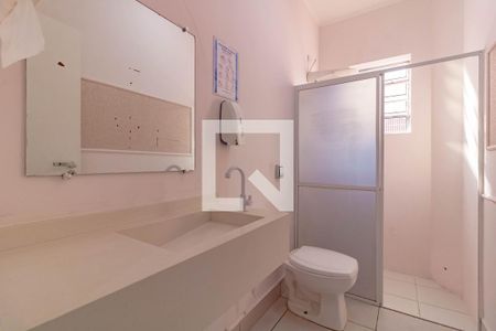 Casa à venda com 240m², 3 quartos e 2 vagasBanheiro