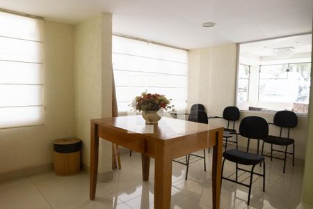 Apartamento para alugar com 51m², 2 quartos e 1 vagasala de reunião