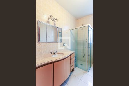 Casa à venda com 400m², 4 quartos e 4 vagasBanheiro Suíte 2