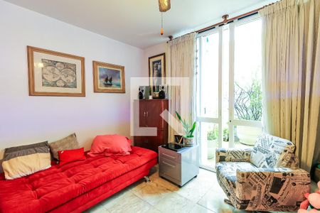 Casa à venda com 400m², 4 quartos e 4 vagasSala de TV