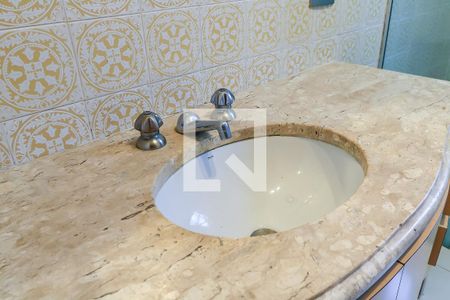 Casa à venda com 400m², 4 quartos e 4 vagasBanheiro Suíte 2