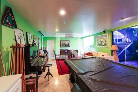 Casa à venda com 400m², 4 quartos e 4 vagasSalão de Festa