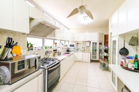 Casa à venda com 400m², 4 quartos e 4 vagasCozinha