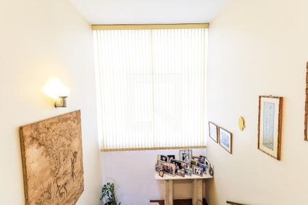 Casa à venda com 400m², 4 quartos e 4 vagasEscadas