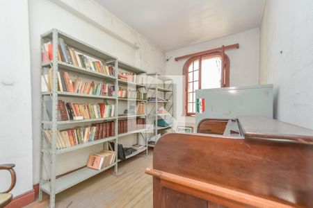 Casa para alugar com 400m², 3 quartos e 2 vagas Casa para alugar com 400m², 3 quartos e 2 vagasQuarto edícula superior