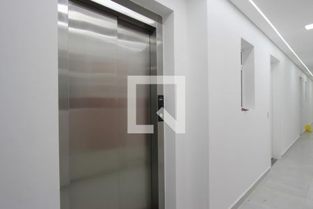 Elevador de kitnet/studio para alugar com 1 quarto, 30m² em Mooca, São Paulo
