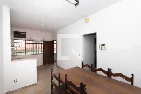 Casa para alugar com 220m², 5 quartos e 6 vagasCozinha
