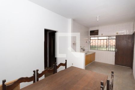 Casa para alugar com 220m², 5 quartos e 6 vagasCozinha