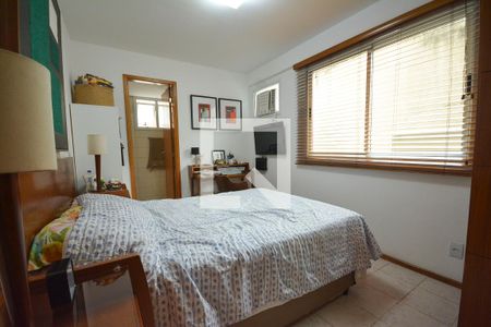 Quarto com suite de apartamento à venda com 3 quartos, 80m² em Botafogo, Rio de Janeiro