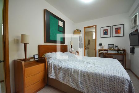 Quarto com suite de apartamento à venda com 3 quartos, 80m² em Botafogo, Rio de Janeiro