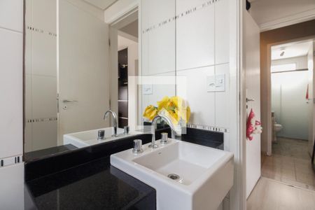 Apartamento à venda com 115m², 2 quartos e 3 vagas Apartamento à venda com 115m², 2 quartos e 3 vagasBanheiro Suíte