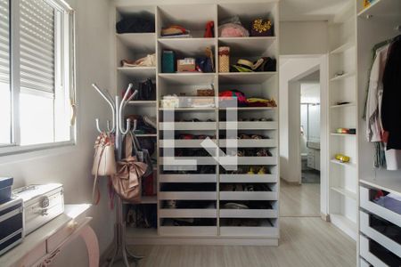 Apartamento à venda com 115m², 2 quartos e 3 vagas Apartamento à venda com 115m², 2 quartos e 3 vagasCloset Suíte